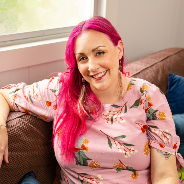 Head shot photo of author Melanie Saward